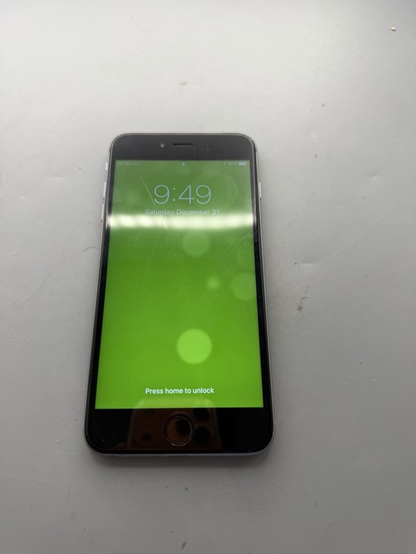 Apple iPhone 6s Plus A1687 128GB Unlocked Space Gray For Parts Repair
