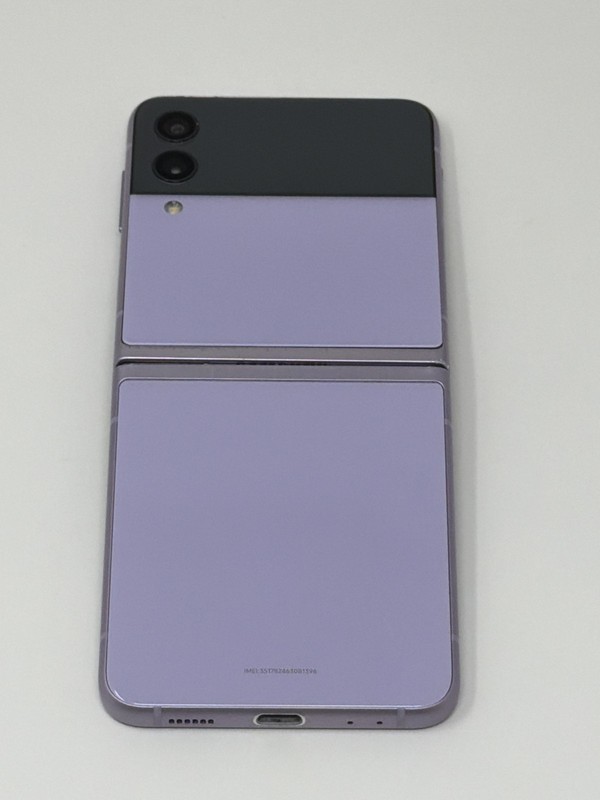 Samsung Galaxy Z Flip 3 5G Unlocked 128GB SM-F711U Lavender DEFECTIVE gallery