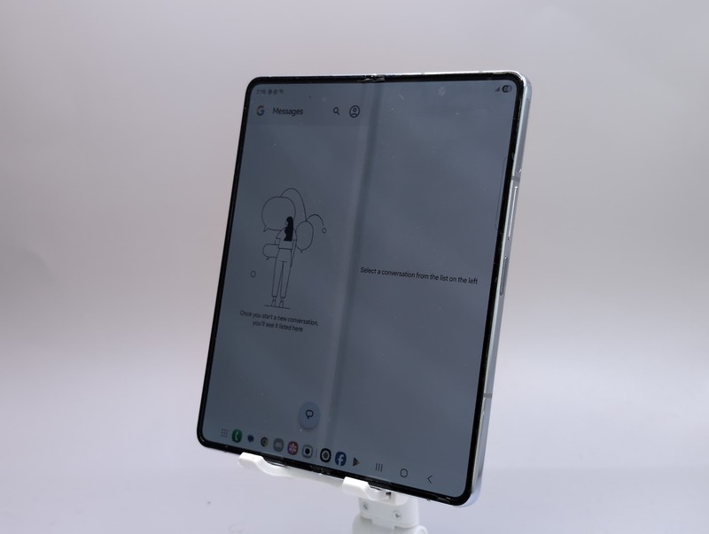 Samsung Galaxy Z Fold5 SM-F946U 256GB Icy Blue AT&T Unlocked W089539 gallery