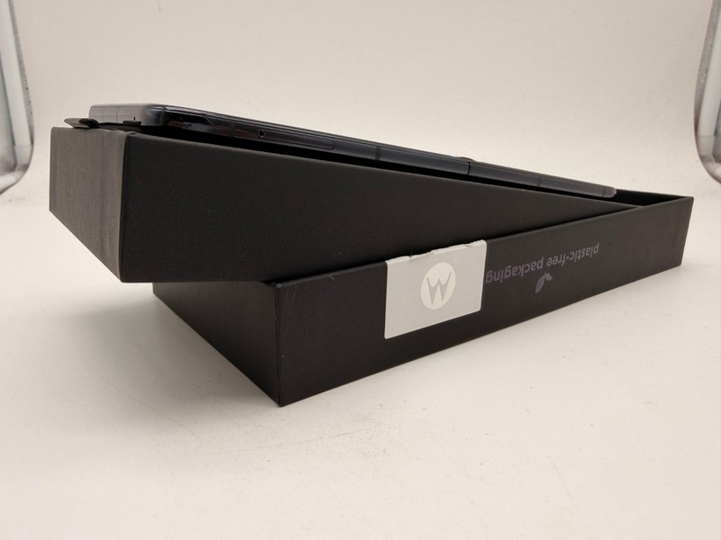 New Opened Motorola RAZR 2025 5G