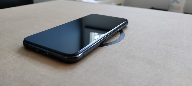 APPLE IPHONE 11 PRO 64GB IN GOOD CONDITION BATTERY AND SCREEN NEW gallery