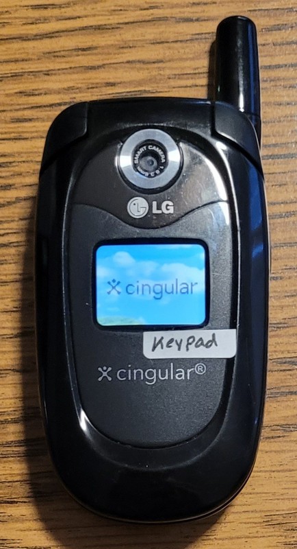 LG CG225 – Black and Silver ( Cingular ) Rare Cellular Flip Phone – READ