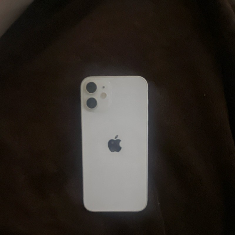 Apple iPhone 11 White iOS Bar Smartphone Dual Rear Cameras 12MP