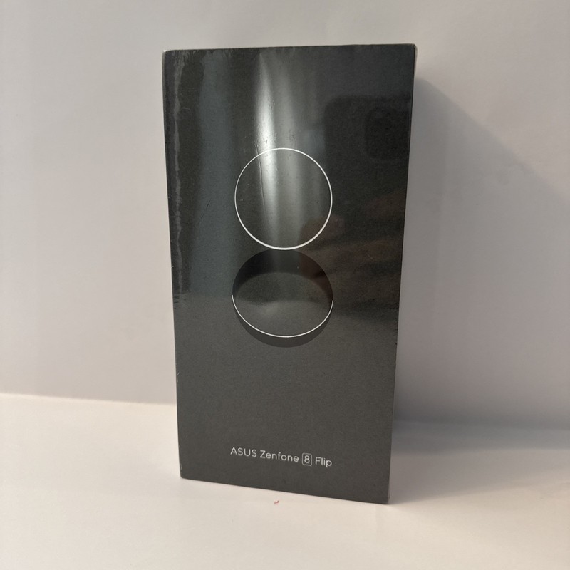 BNIB Asus Zenfone 8 Flip Dual-SIM 256GB + 8GB Silver Factory Unlocked 5G GSM