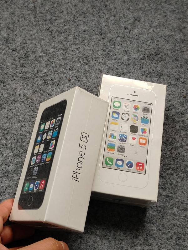 Apple iPhone 5s 16/32/64GB Gray/Silver/Gold Factory UNLOCKED any carrier 90%N ew gallery