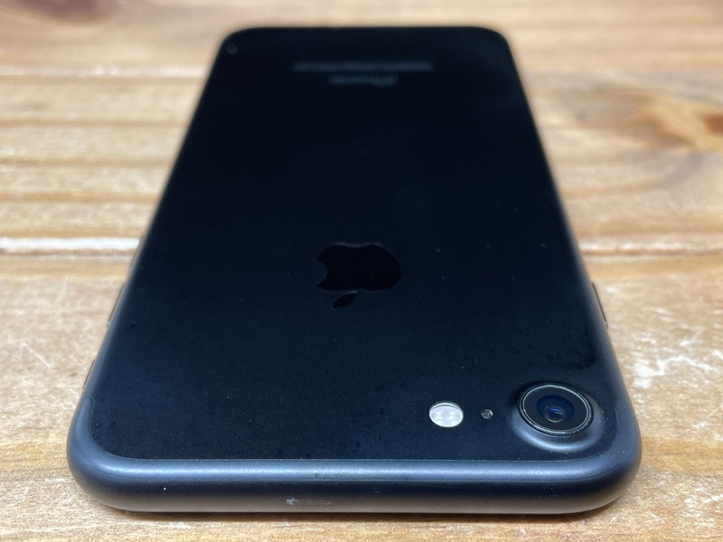 Apple iPhone 7 - 32GB - Black (Unlocked) A1660 - Works - 84% Bat gallery