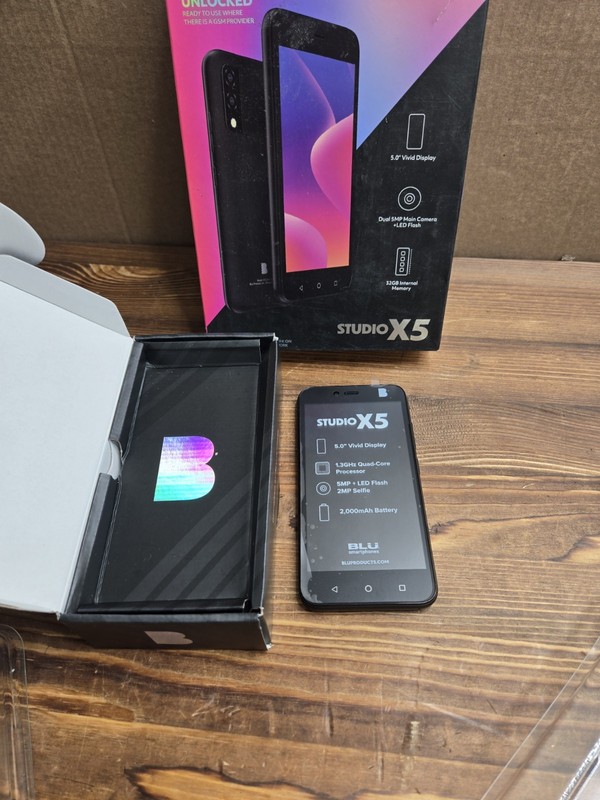 BLU Studio X5 LTE Unlocked 4G-- 32GB GSM Smartphone - Black 5MP LED Flash NEW gallery