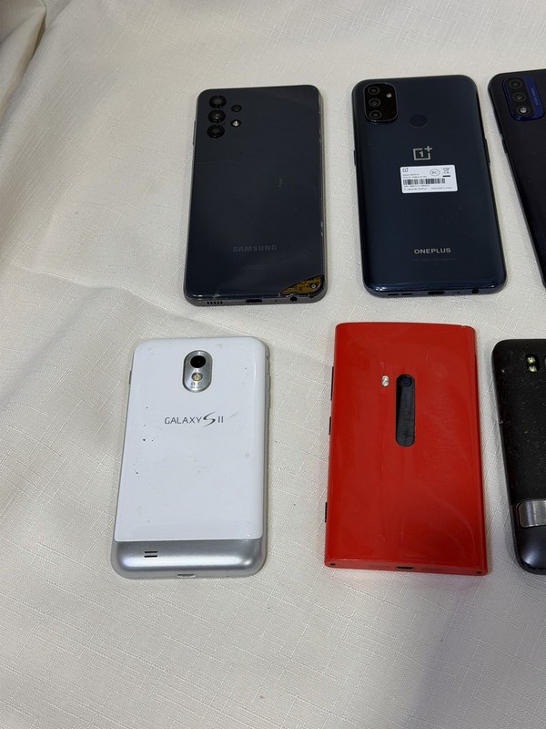 Lot of 11 Mixed Smartphones For Repair Or Parts Untested gallery