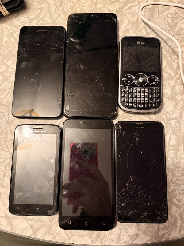 LG, Motorola, Alcatel, Nokia Lot OF 6 UNTESTED for parts and repair only