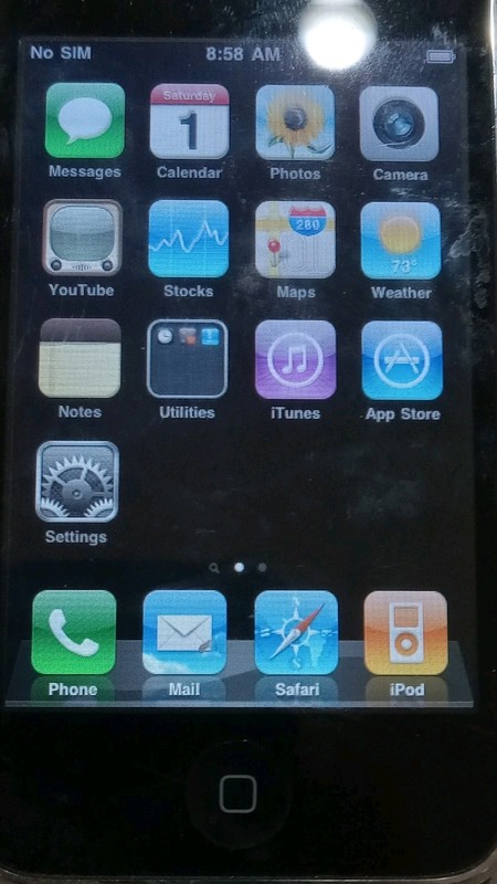 Vintage Iphone 3g 2nd Generation? 8gb Black Collectible Untested