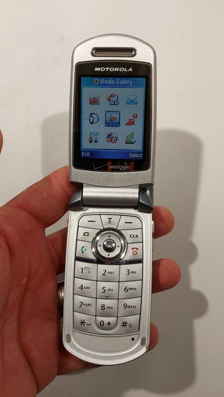 1013.Motorola E815 Very Rare – For Collectors – No Sim Card – CDMA