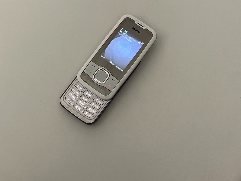 Nokia 7610 Supernova – 64 MB – Passionate Purple (Unlocked)