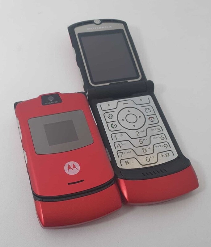Motorola RAZR V3 Retro Flip Phone - All Colours Unlocked - Pristine GRADE A+ gallery