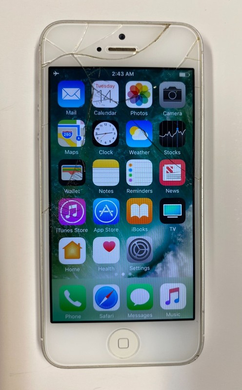 Apple iPhone 5 (16 GB) model A1428 MD639LL/A EMC 2599 White GSM/LTE AT&T Locked