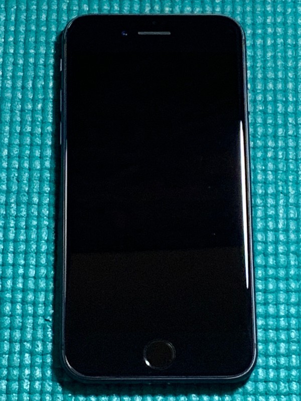 Apple iPhone 8 - 64GB - Space Gray unlocked A1905 (GSM) gallery