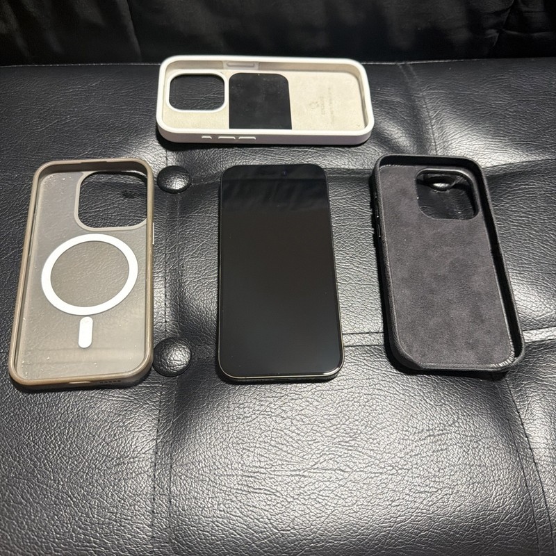 Factory Unlocked Apple iPhone 15 Pro 256GB Black Titanium + Accessories – Clean