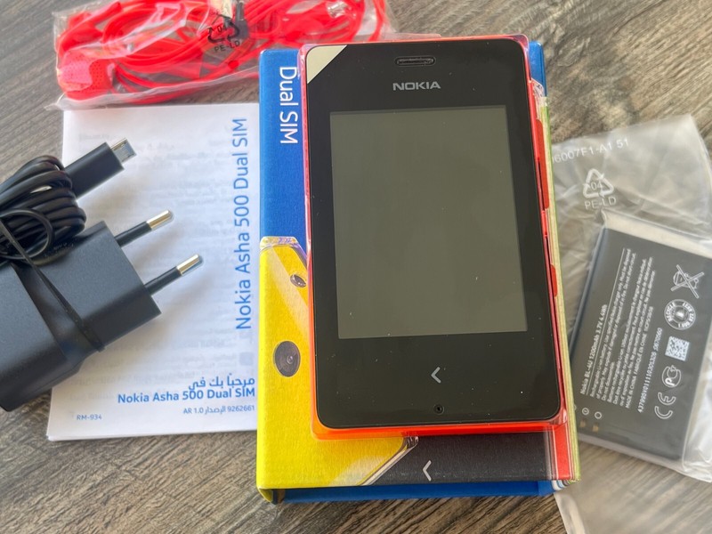 Nokia Asha 500 Dual SIM Red – Unlocked – New Boxed Rare Vintage GSM Mobile Phone