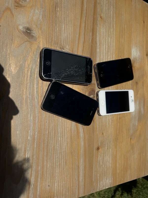 iPhone 4 Lot Of 4 (See Description)
