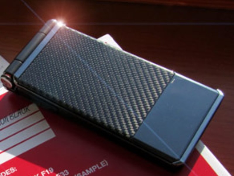 RARE F-04D CARBON STYLE series NTTドコモ FLIP PHONE 13MP Full HD Unlocked (Japan)
