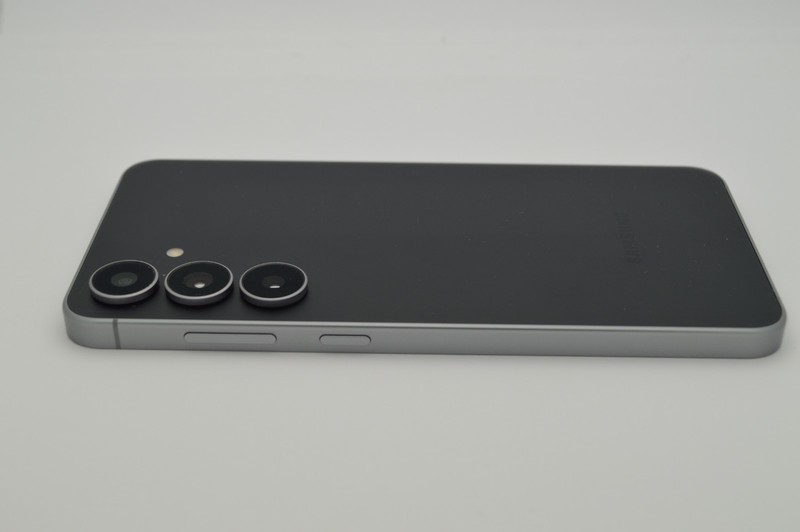 Samsung Galaxy S25 FE 128GB SM-S731U 5G BLACK AT&T ONLY gallery