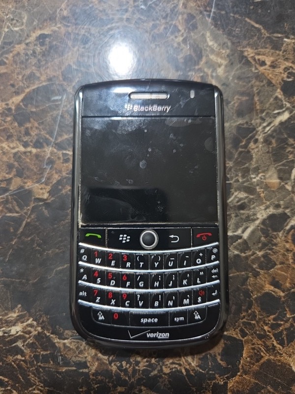 Verizon BlackBerry Tour 9630 2GB Smartphone Cell Phone Untested No Battery!