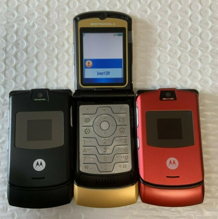 Unlocked Motorola RAZR V3 Retro Flip Phone - Pristine GRADE A+ gallery