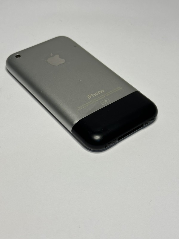 Apple iPhone 1st Generation - 8GB - Black A1203 (GSM) 2G MA712LL/A gallery