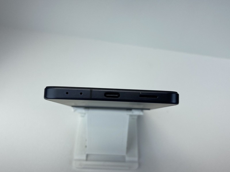 Samsung Galaxy Z Flip7 SM-F766U1 256GB Jet Black Warranty Unlocked phone gallery