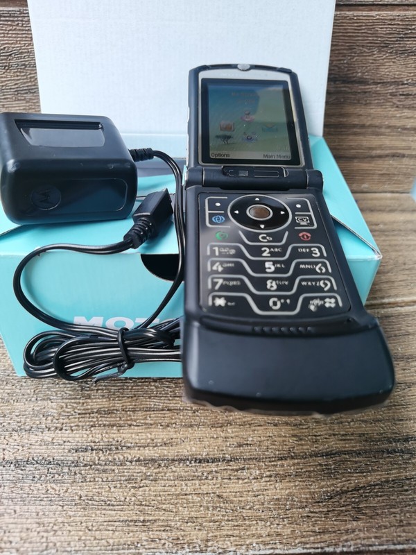 Fully Working99% New Motorola V3xx unlocked 2G GMS Vintage mobile phone