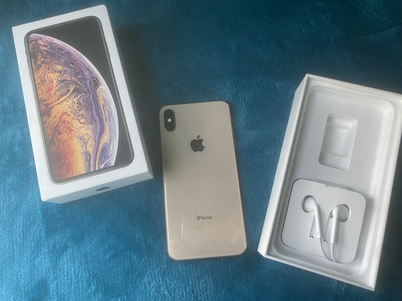 Apple iPhone XS Max 512GB Gold 6.5&Prime; iOS w/ Box, EarPods
