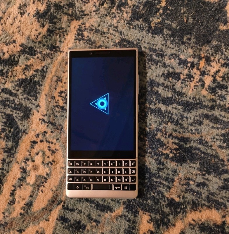 Blackberry Key2 64gb – Single SIM – Silver Edition Rare LTE Qwerty BBF100-2