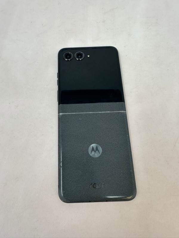 Motorola Razr 50 (2024) XT2453-3 256GB 8GB Unlocked Space Gray Very Good gallery