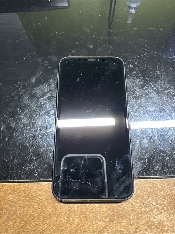 Apple iPhone XR – 64 GB – Black (Unlocked)