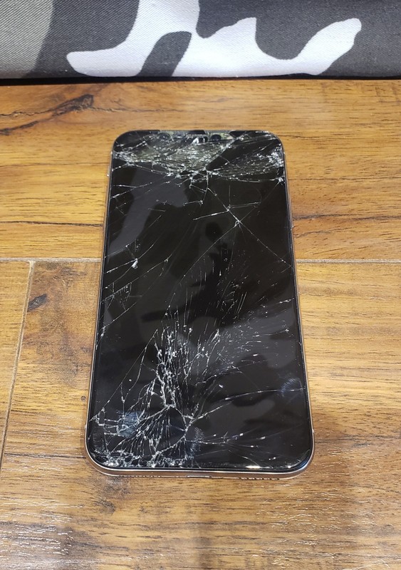 Lot Of 10 Apple iPhones - Mixed Models Conditions Locked AS IS PARTS ONLY gallery
