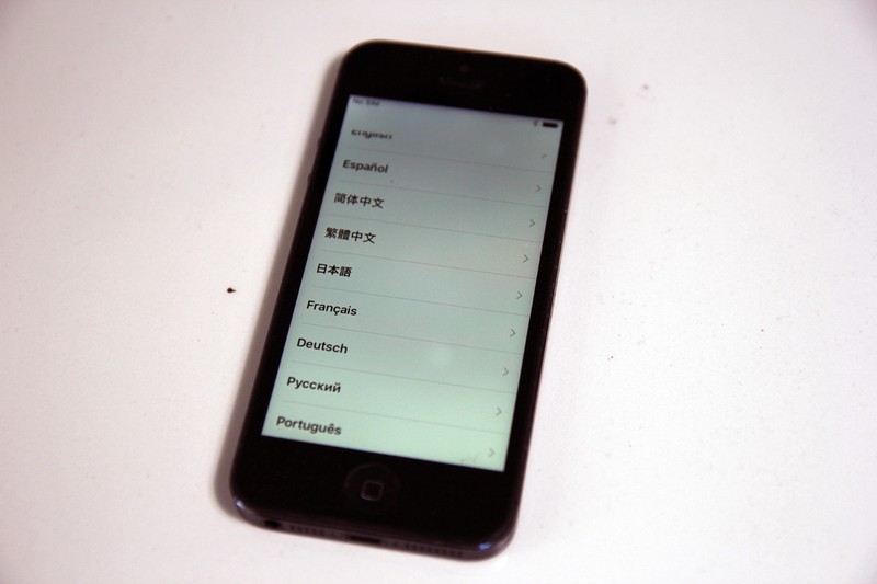 Apple iPhone 5s – 16GB – Space Gray (AT&T) A1533 (GSM)