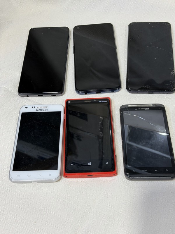 Lot of 11 Mixed Smartphones For Repair Or Parts Untested gallery
