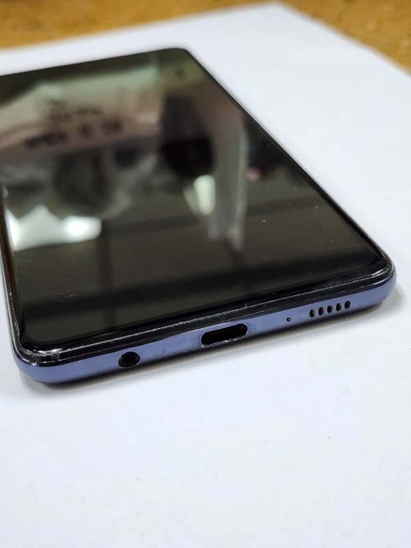 DEFECTIVE - Samsung Galaxy A51 - 128GB - Black - Tracfone - 12875 gallery