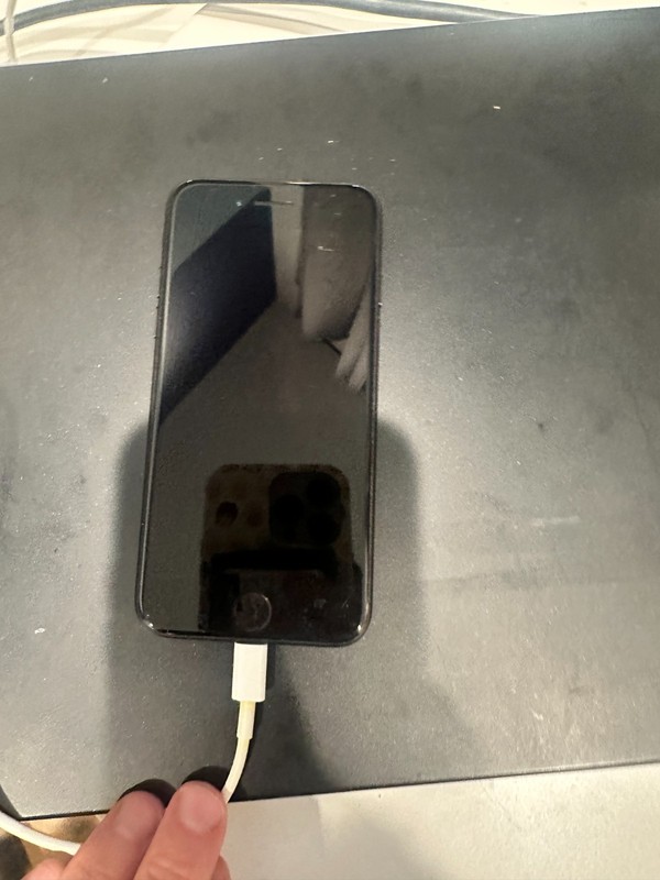 Apple iPhone 7 32GB Black - A Grade - 87% battery health UNLOCKED gallery