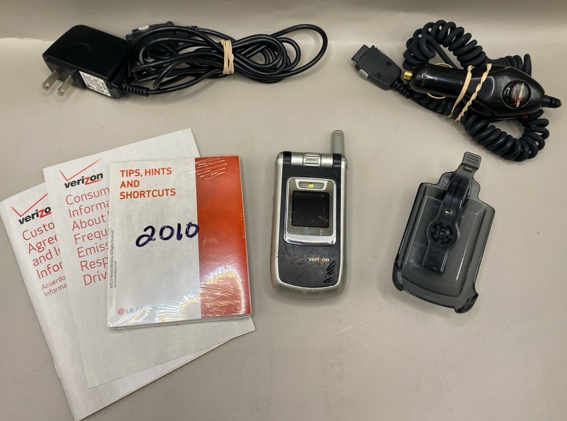 LG VX7000 2G Flip Phone Verizon Chargers Belt Clip Manual No Box Working! Flash