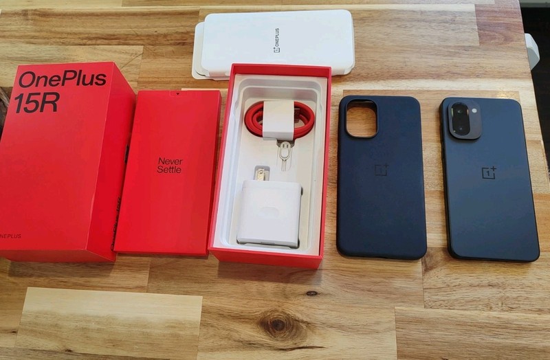 Factory Unlocked OnePlus 15R 256GB 16 Black CPH2771 – 100% Battery Health