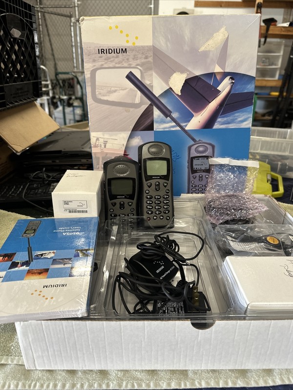 Lot of 2 – IRIDIUM Satellite Phones 9505A w/ 1 – PAA0601 Antenna + Accessories