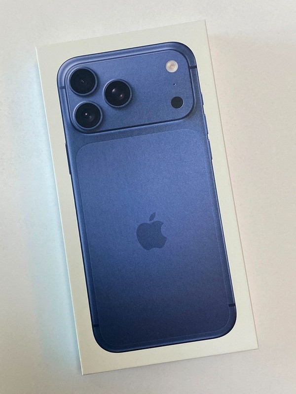 Apple iPhone 17 Pro Max 6.9" Dual Physical SIM A3527 Unlocked FedEx/UPS gallery