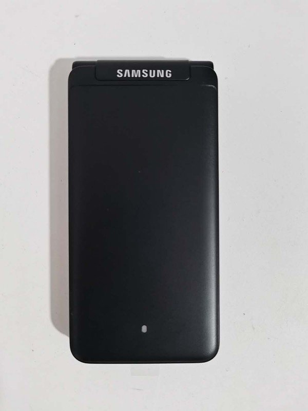 (Unlocked) Samsung Galaxy Folder 2 SM-G1600 Dual Sim 16GB Android Google play