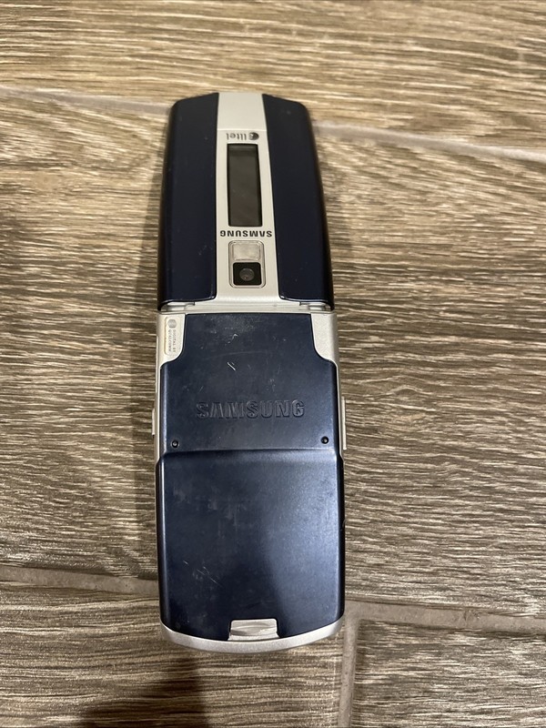 Samsung SCH-R500 Red/Silver Flip Phone (Alltel) gallery