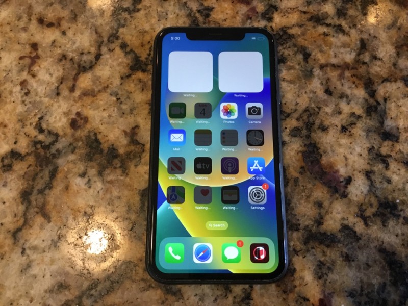 Apple iPhone 11 64gb black Factory Unlocked, 76% battery health – GC