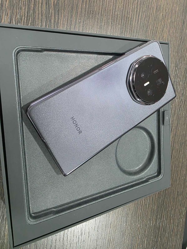 Honor Magic V5 Global edition unlocked