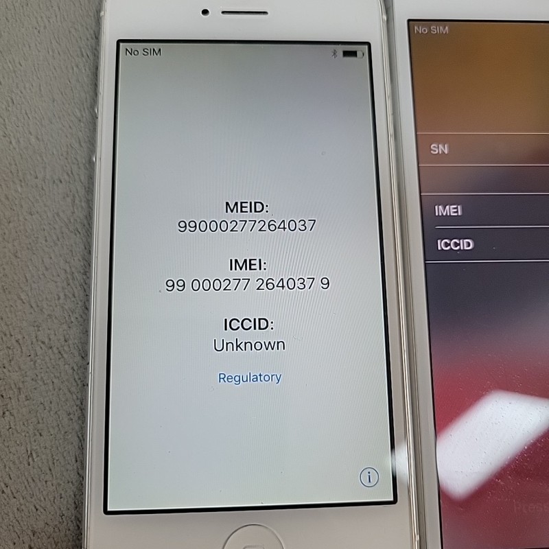 Lot of 2 Apple iPhones iPhone 7 32GB Silver + iPhone 5 16GB FOR PARTS ONLY, READ gallery