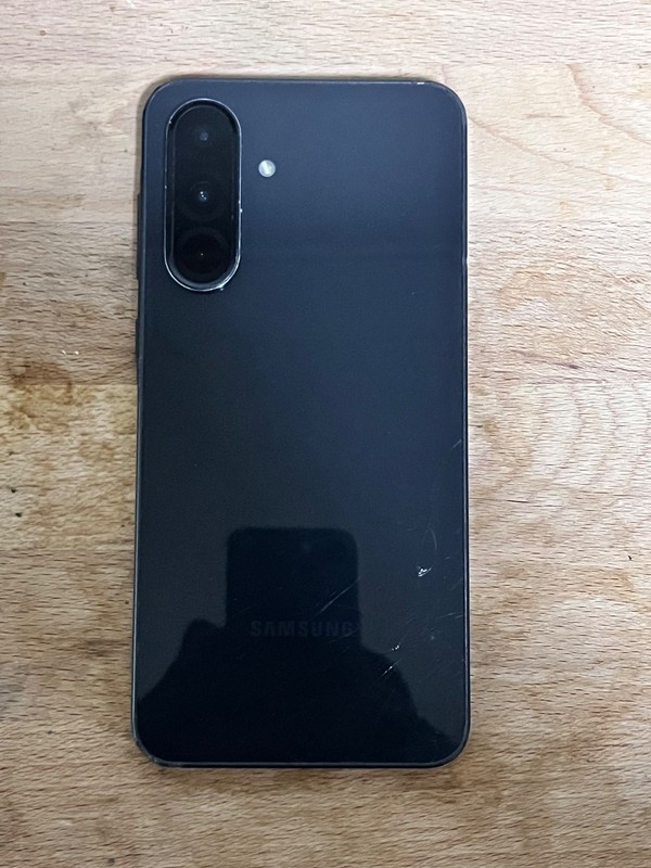 Samsung Galaxy A36 5G – 128 GB – Black (Unkown Carrier), damaged screen