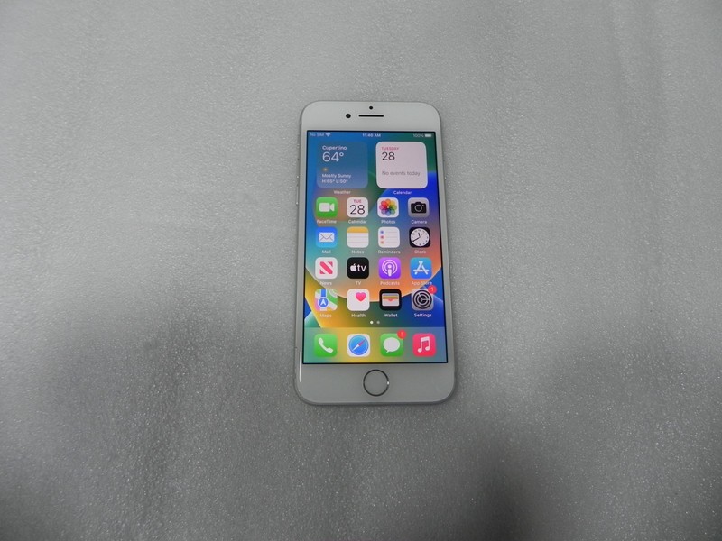 Apple iPhone 8- 64 GB white Fully Unlocked Battery 88%