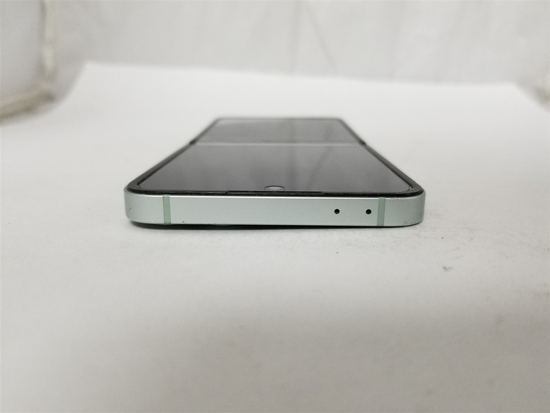 Samsung Galaxy Z Flip6 256GB Green SM-F741U (Unlocked) Discounted zW2611 gallery